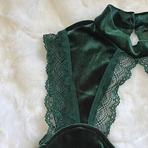 Green Velvet Sleeveless Bodysuit with Cutout